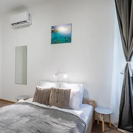 Appartamento Comfy In The Center Of The *